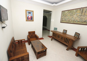 Ruang Tunggu Tamu